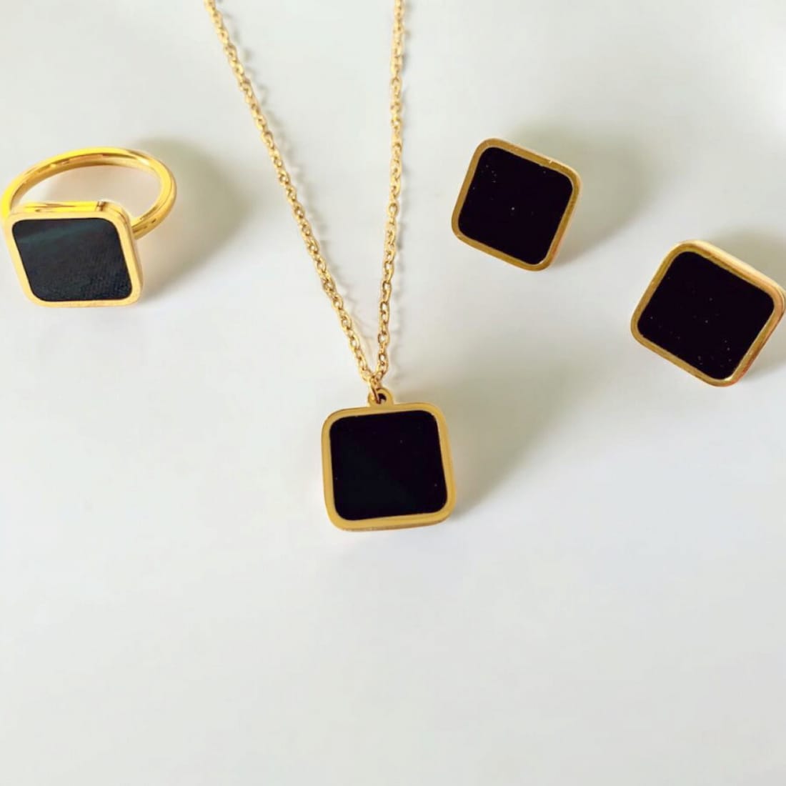 Golden Clover Pendant Set with Earings and Ring Four leaves