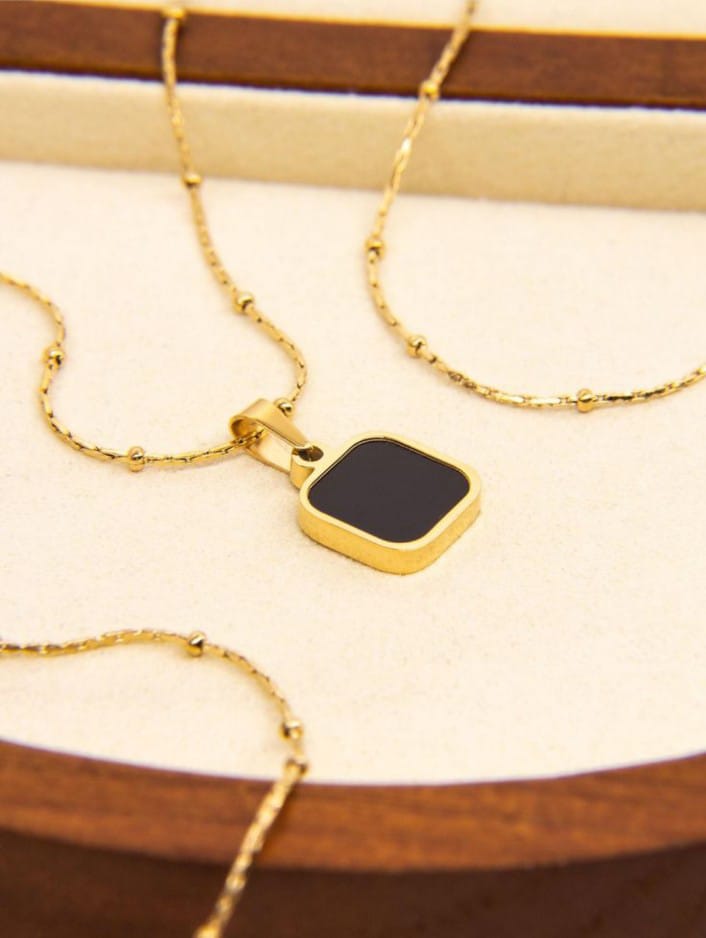 Golden Clover Pendant Set with Earings and Ring Four leaves