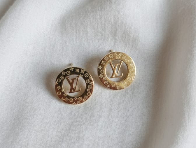 Louis Vuitton(LV) Pendant & Earing Set