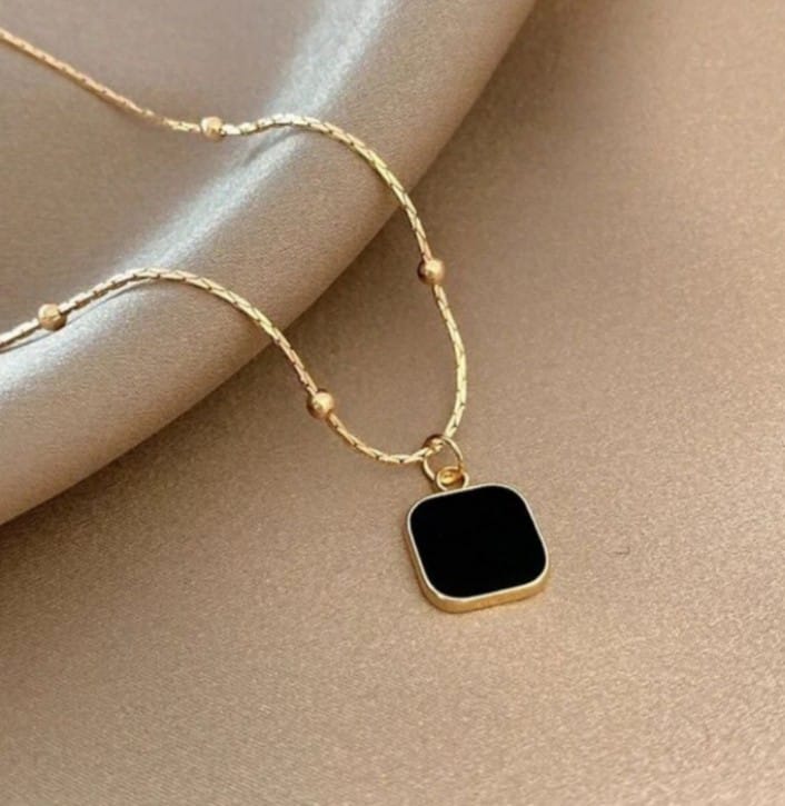 Golden Clover Pendant Set with Earings and Ring Four leaves
