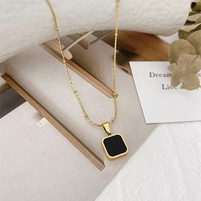 Golden Clover Pendant Set with Earings and Ring Four leaves